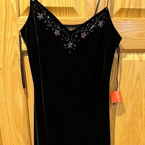 Beautiful black evening dress!